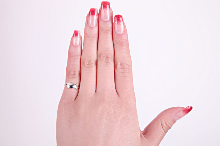 Как носить кольца на пальцах женщине 