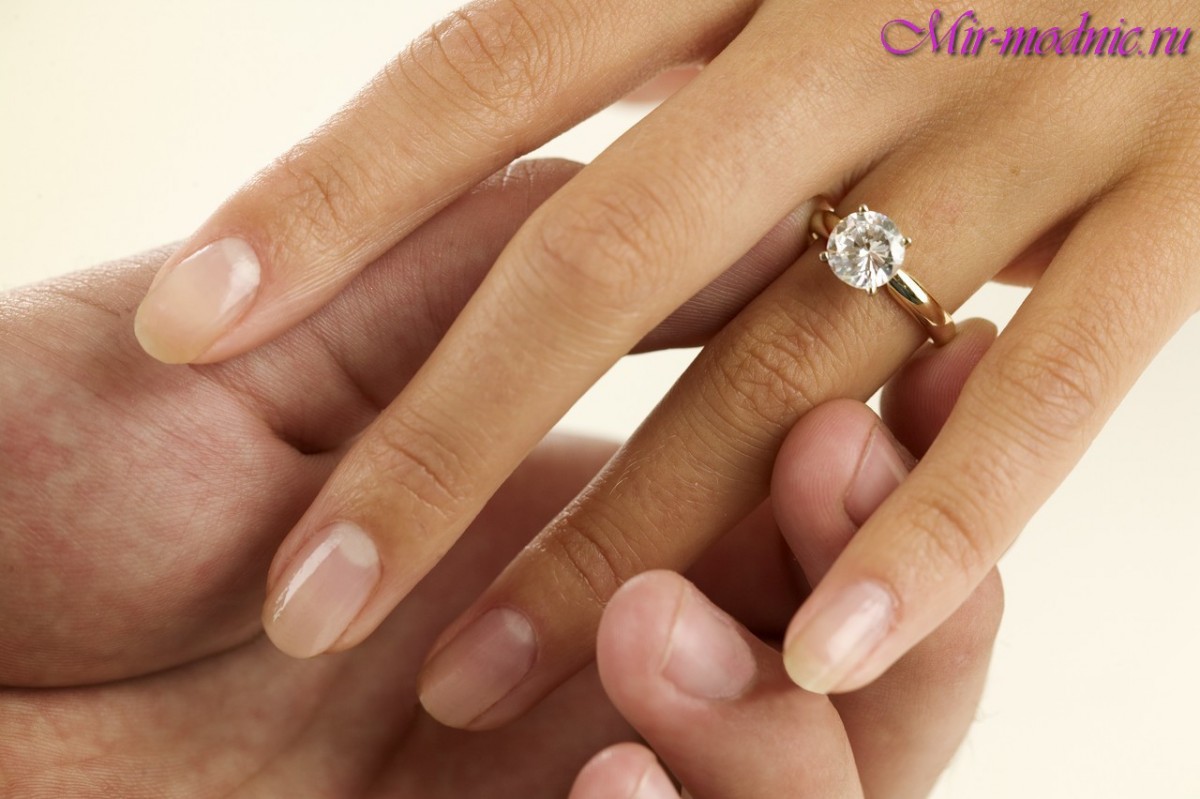 Как носить кольца на пальцах женщине