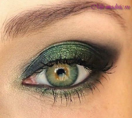 Макияж для зелёных глаз и тёмных волос фото пошагово
