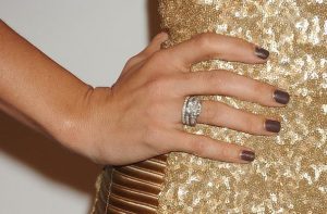 Как носить кольца на пальцах женщине