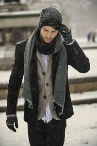 С каким шарфом носить пальто